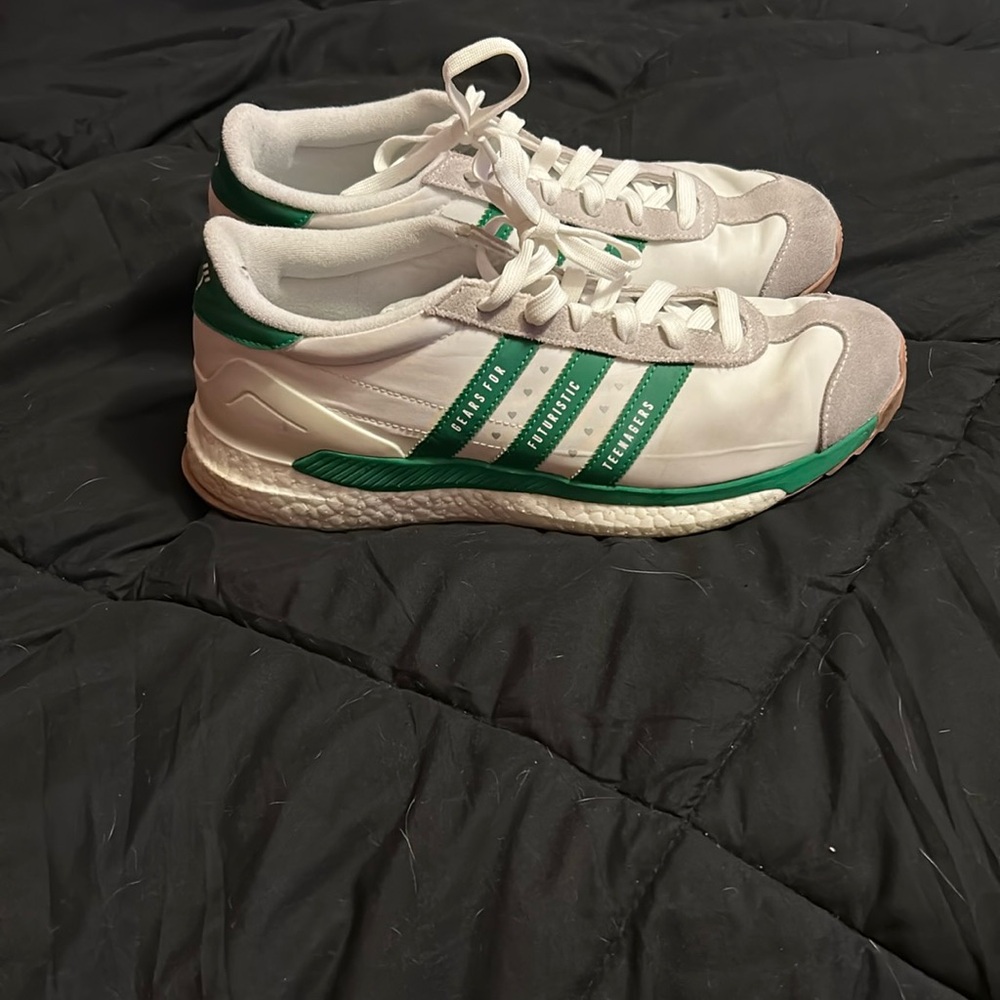 Rare Vintage Adidas tennis shoes